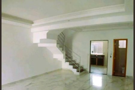 Sala de casa à venda com 3 quartos, 105m² em Sinimbu, Belo Horizonte