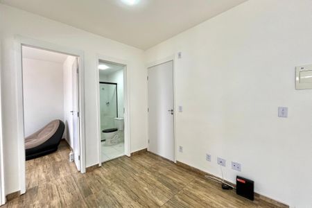 Sala de apartamento para alugar com 2 quartos, 33m² em Jardim Itacolomi, São Paulo