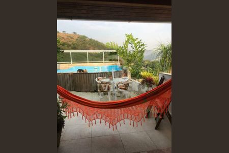 Casa à venda com 4 quartos, 285m² em Taquara, Rio de Janeiro