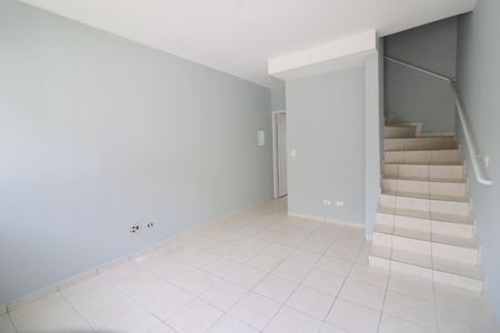 Sala de casa de condomínio à venda com 2 quartos, 85m² em Vila Veloso, Osasco