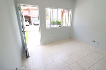 Sala de casa de condomínio à venda com 2 quartos, 85m² em Vila Veloso, Osasco