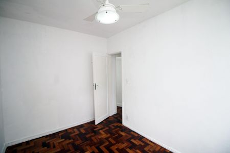 Quarto 1 de apartamento para alugar com 2 quartos, 96m² em Olaria, Rio de Janeiro