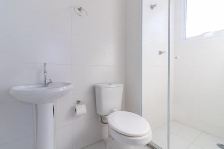 Banheiro de apartamento para alugar com 1 quarto, 29m² em Vila Ré, São Paulo