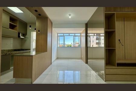 Sala  de apartamento para alugar com 3 quartos, 80m² em Sagrada Família, Belo Horizonte