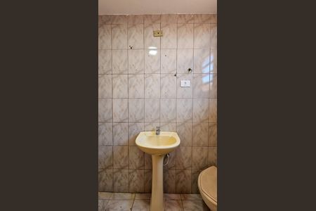 Banheiro de kitnet/studio para alugar com 1 quarto, 30m² em Vila Santana, São Paulo