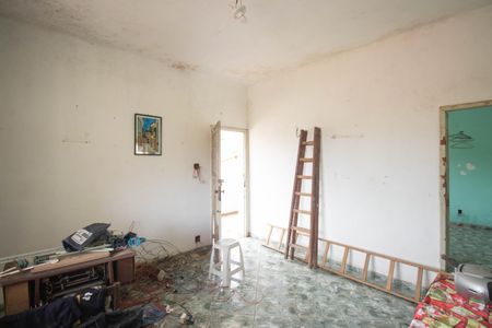 Sala de casa de condomínio para alugar com 1 quarto, 121m² em Colubandê, São Gonçalo