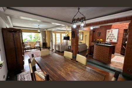 Casa à venda com 3 quartos, 230m² em Vila Carrão, São Paulo