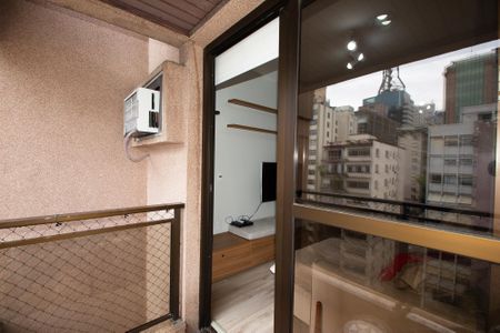 varanda sala de apartamento para alugar com 1 quarto, 42m² em Jardim Paulista, São Paulo