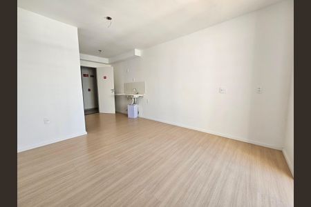 Sala/Cozinha de kitnet/studio à venda com 1 quarto, 24m² em Itaim Bibi, São Paulo