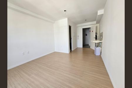 Sala/Cozinha de kitnet/studio à venda com 1 quarto, 24m² em Itaim Bibi, São Paulo