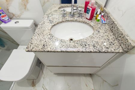 Lavabo de casa para alugar com 3 quartos, 180m² em Jardim das Oliveiras, São Paulo