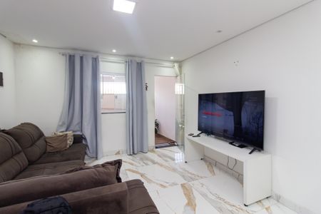 Sala de casa para alugar com 3 quartos, 180m² em Jardim das Oliveiras, São Paulo