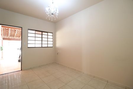 Sala de casa para alugar com 4 quartos, 150m² em Jardim Holanda, Uberlândia