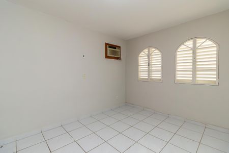 Quarto 1 de casa para alugar com 3 quartos, 150m² em Etelvina Carneiro, Belo Horizonte