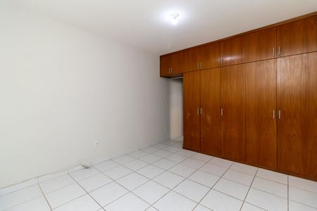 Quarto 1 de casa para alugar com 3 quartos, 150m² em Etelvina Carneiro, Belo Horizonte