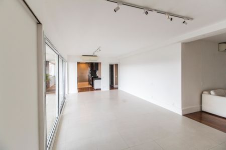 Sala  de apartamento para alugar com 3 quartos, 200m² em Empresarial 18 do Forte, Barueri