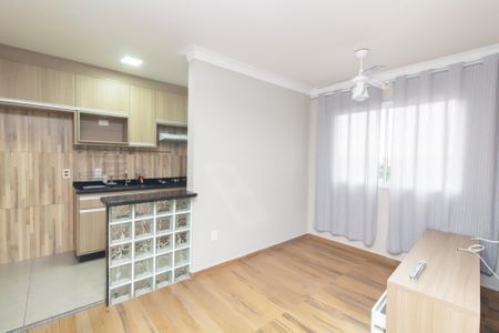 Sala de apartamento para alugar com 2 quartos, 45m² em Jardim Helena, São Paulo