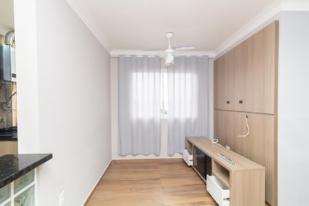 Sala de apartamento para alugar com 2 quartos, 45m² em Jardim Helena, São Paulo