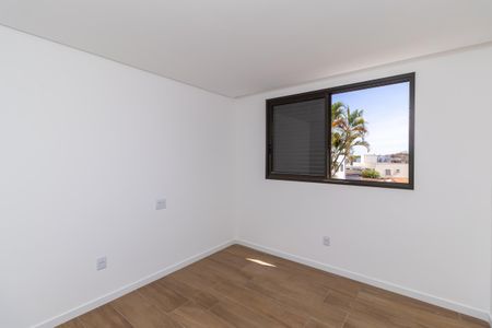 Apartamento à venda com 135m², 4 quartos e 4 vagasQuarto 2