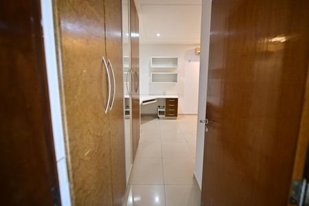 Casa de condomínio para alugar com 400m², 3 quartos e 4 vagas