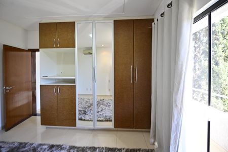 Casa de condomínio para alugar com 400m², 3 quartos e 4 vagas