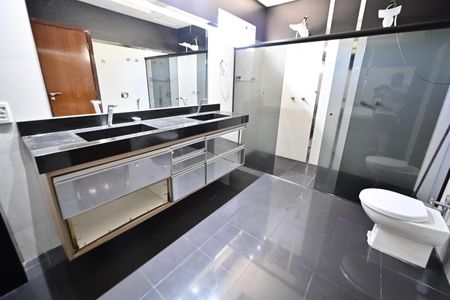 Casa de condomínio para alugar com 400m², 3 quartos e 4 vagas