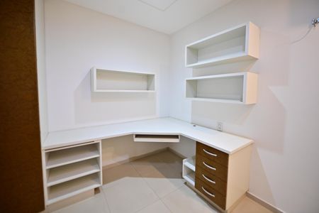 Casa de condomínio para alugar com 400m², 3 quartos e 4 vagas