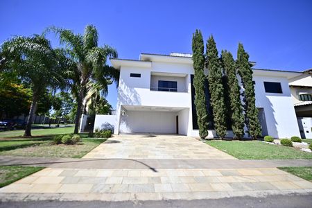 Casa de condomínio para alugar com 400m², 3 quartos e 4 vagas