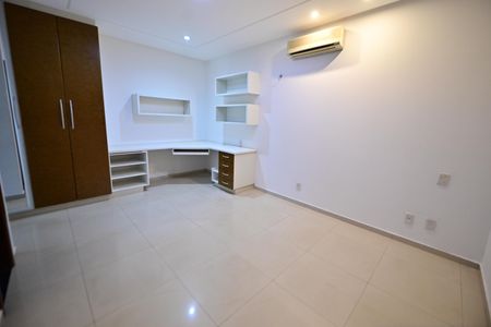 Casa de condomínio para alugar com 400m², 3 quartos e 4 vagas