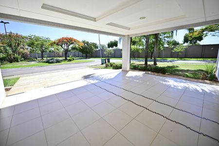 Casa de condomínio para alugar com 400m², 3 quartos e 4 vagas