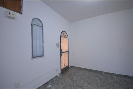 Sala de casa para alugar com 2 quartos, 122m² em Vila Valqueire, Rio de Janeiro