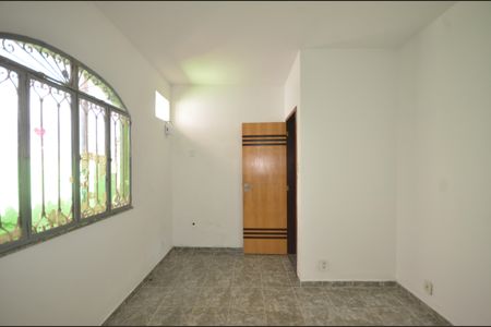 Quarto 1 de casa para alugar com 2 quartos, 122m² em Vila Valqueire, Rio de Janeiro