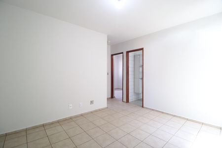 Sala de apartamento para alugar com 2 quartos, 58m² em Cazeca, Uberlândia