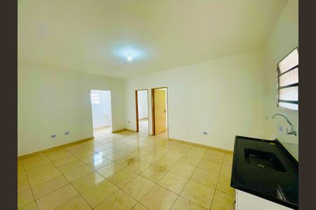 Sala / Cozinha de kitnet/studio para alugar com 2 quartos, 56m² em Vila Sao Rafael, Guarulhos