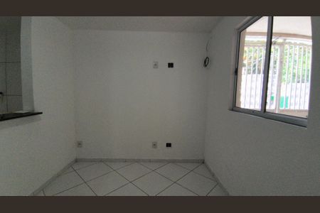 Sala de apartamento para alugar com 1 quarto, 30m² em Recreio dos Bandeirantes, Rio de Janeiro