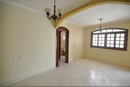 Sala de casa para alugar com 3 quartos, 150m² em Vila Medeiros, São Paulo