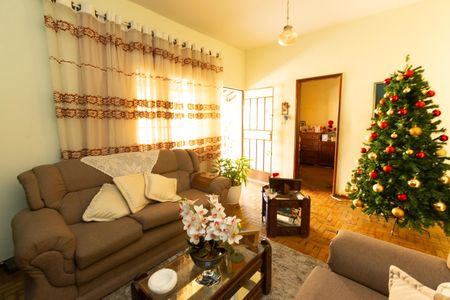 Casa à venda com 6 quartos, 600m² em Darcy Vargas, Belo Horizonte