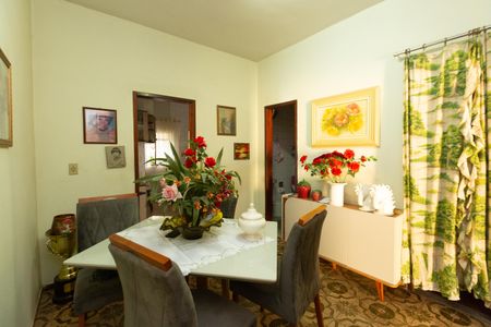 Casa à venda com 6 quartos, 600m² em Darcy Vargas, Belo Horizonte