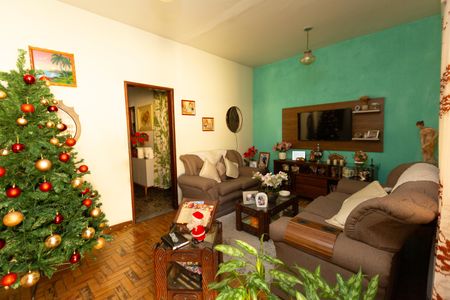 Casa à venda com 6 quartos, 600m² em Darcy Vargas, Belo Horizonte