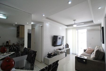 Sala de apartamento para alugar com 2 quartos, 57m² em Taquara, Rio de Janeiro