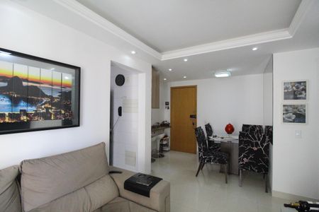 Sala de apartamento para alugar com 2 quartos, 57m² em Taquara, Rio de Janeiro