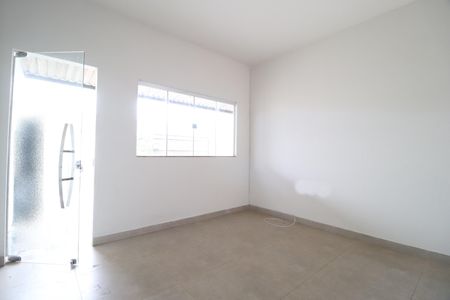 Sala de casa para alugar com 2 quartos, 60m² em Jardim das Palmeiras, Uberlândia