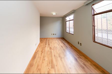 Sala de apartamento à venda com 2 quartos, 50m² em Vila Magnesita, Belo Horizonte