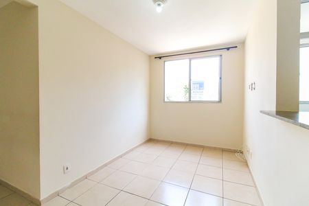 Sala de apartamento para alugar com 2 quartos, 45m² em Vila Raquel, São Paulo
