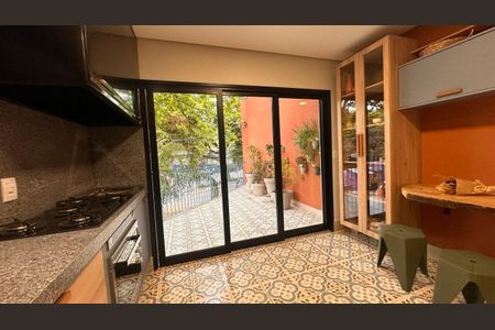 Casa à venda com 3 quartos, 189m² em Vila Madalena, São Paulo