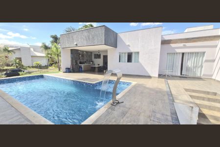 Casa de condomínio à venda com 1000m², 3 quartos e 2 vagas