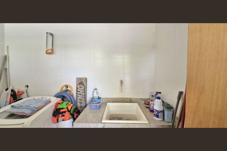 Casa de condomínio à venda com 1000m², 3 quartos e 2 vagas