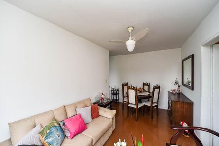 Sala de apartamento para alugar com 1 quarto, 48m² em Passo D’areia, Porto Alegre