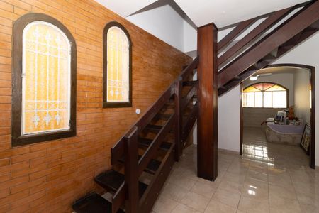 Hall de entrada de casa para alugar com 3 quartos, 300m² em Vila Valqueire, Rio de Janeiro