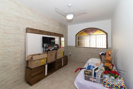 Sala de casa para alugar com 3 quartos, 300m² em Vila Valqueire, Rio de Janeiro